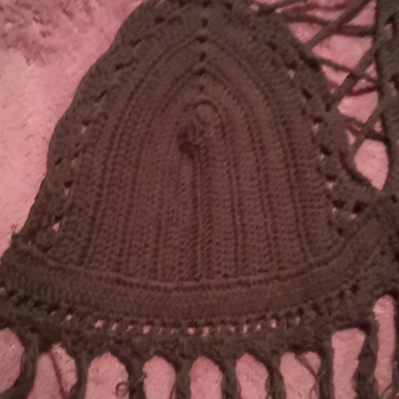 Crocheted Black Crop top - Picture 2 of 2